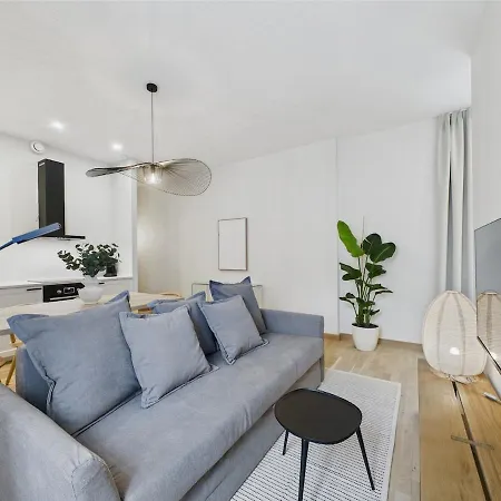 2br - 10min To Old Town *